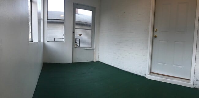 Beautiful Sun Room or Office - 309 N 4th St