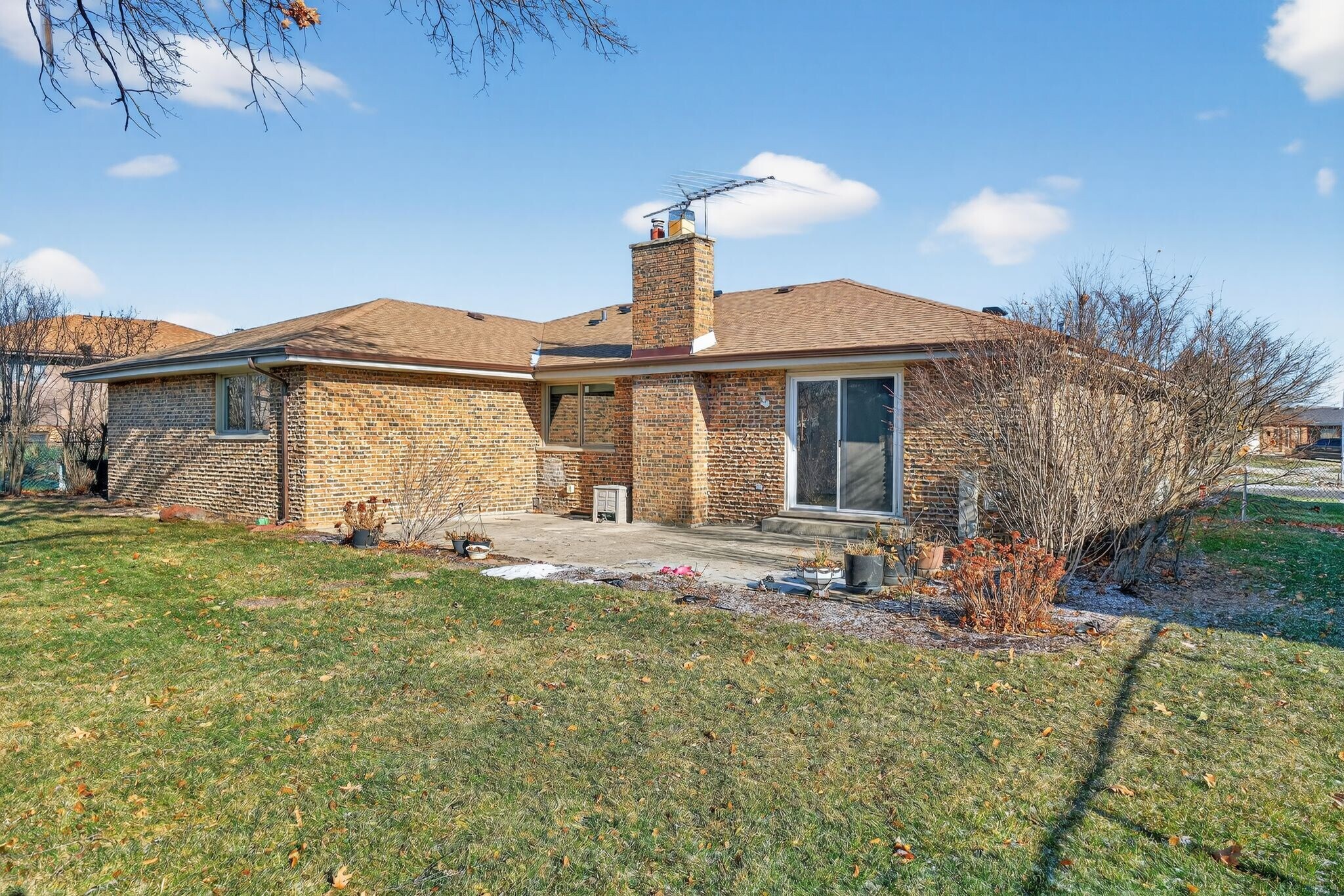 Building Photo - 15334 Larkspur Ln