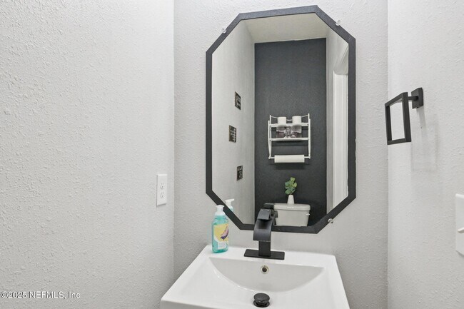 Building Photo - 6787 Sandle Dr