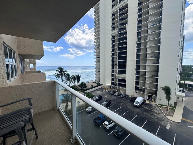 Primary Photo - 5440 N Ocean Dr