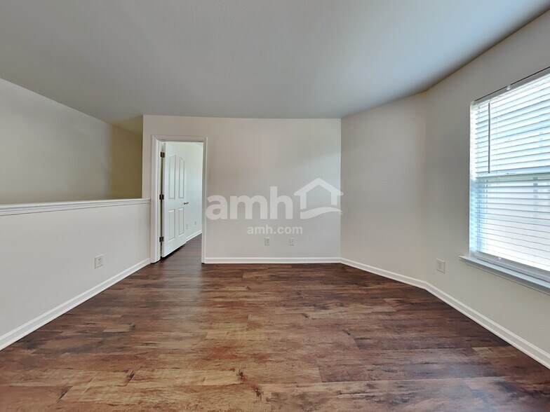 Building Photo - 2526 Ingleside Dr