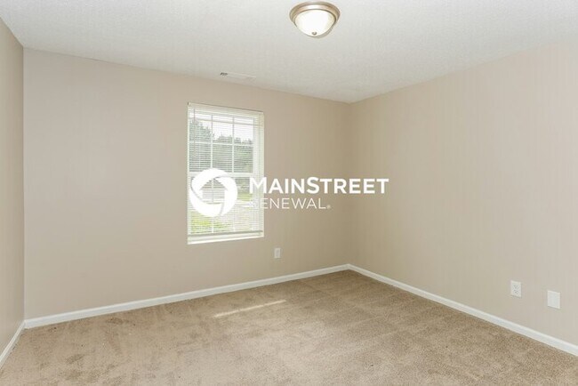 Building Photo - 4 Bedroom Pet-Friendly Home in Newnan, GA ...