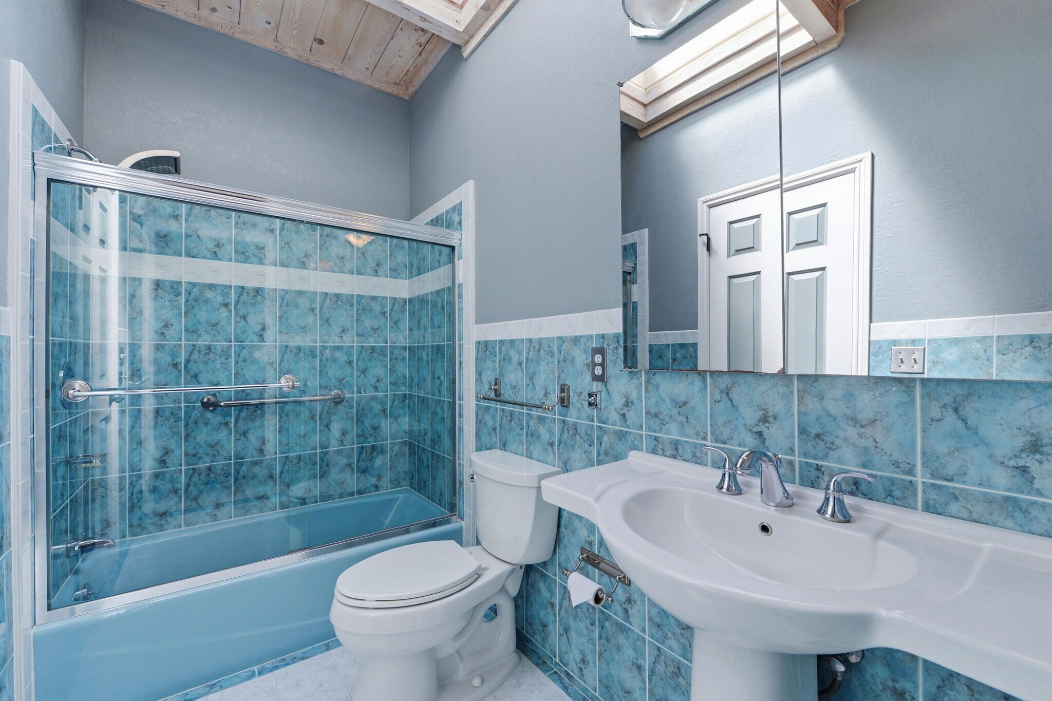 Building Photo - 158 Los Robles Dr