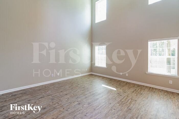 Building Photo - 772 Redbud Ln