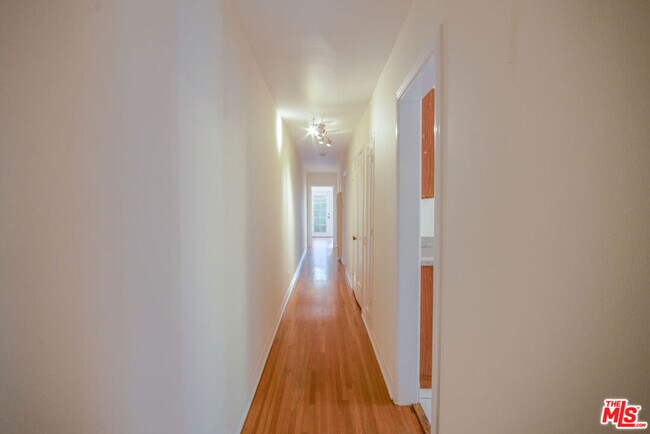 Building Photo - 6501 Drexel Ave