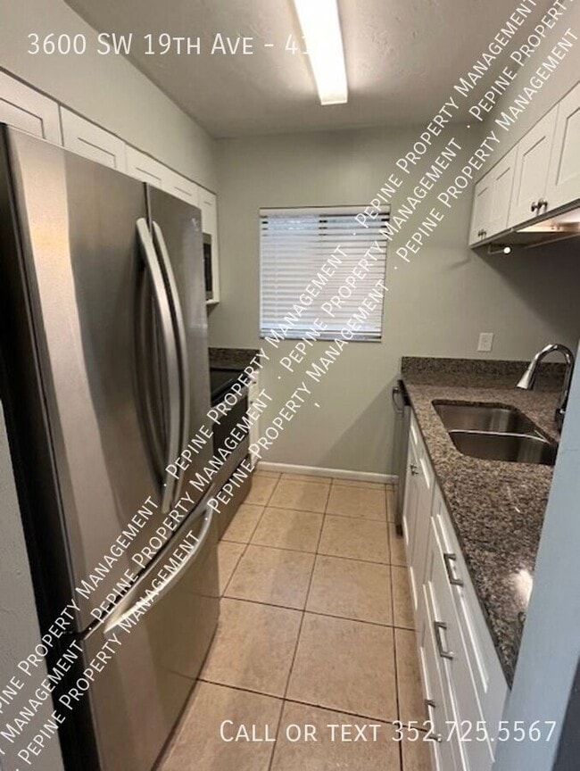 Building Photo - 3600 SW 19th Ave