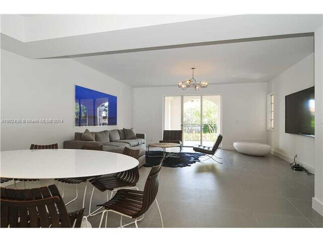 Building Photo - 19114 Fisher Island Dr