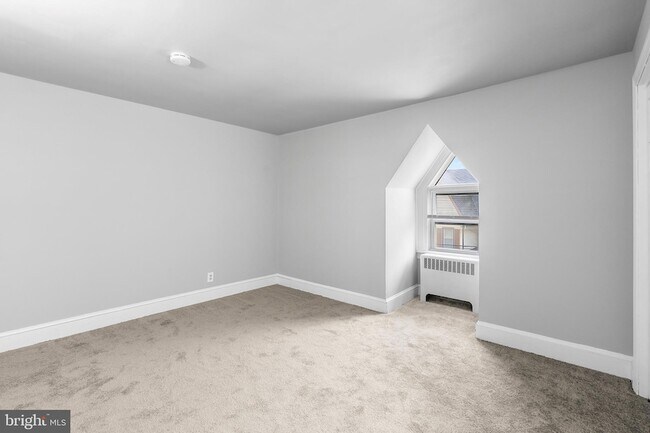 Building Photo - 243 Conover St
