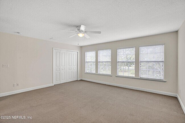 Building Photo - 1761 Highland View Dr