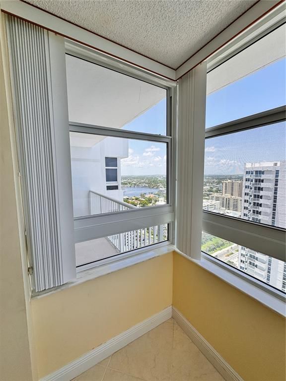 Building Photo - 1370 S Ocean Blvd