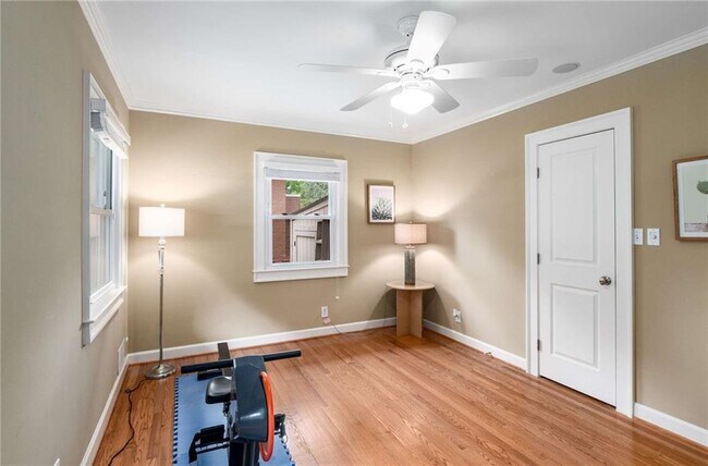 Building Photo - 994 Citadel Dr NE