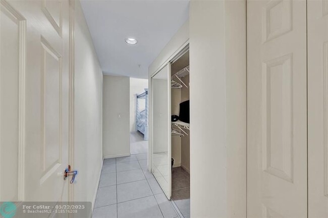 Building Photo - 6051 N Ocean Dr