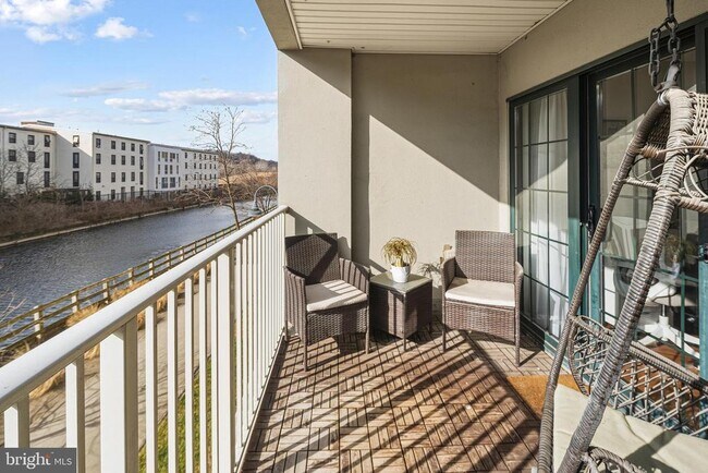 Building Photo - 2 Leverington Ave