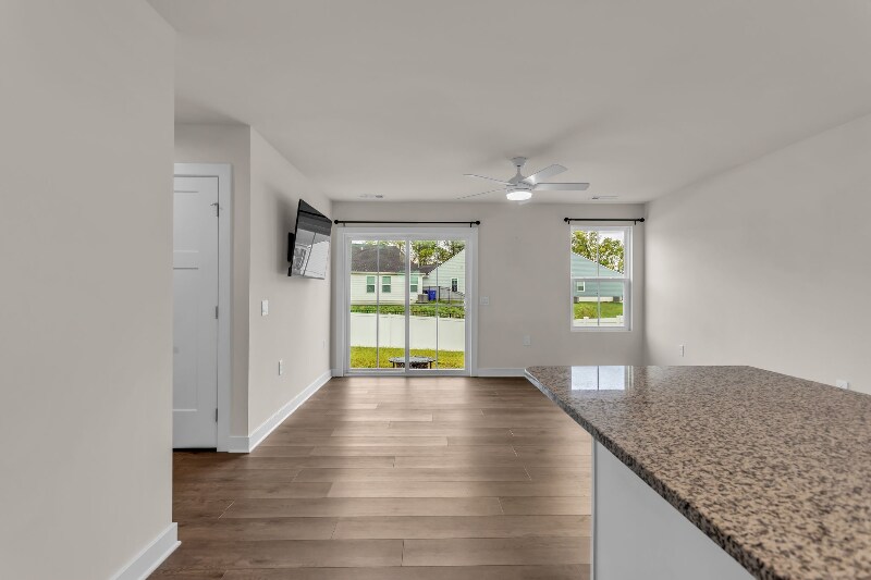 Building Photo - 767 Cottage Dr