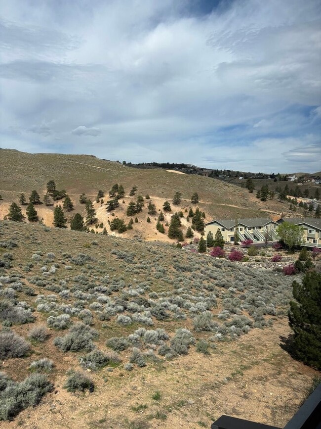 Building Photo - 2 bed - 2.5 bath - 2 car garage Townhome