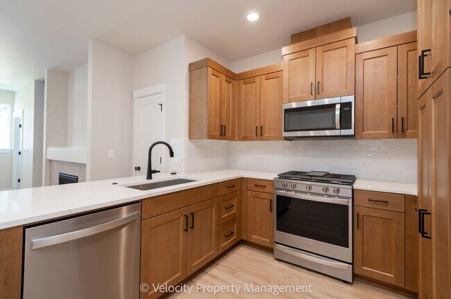 Building Photo - 3032 NE Terreo Pl