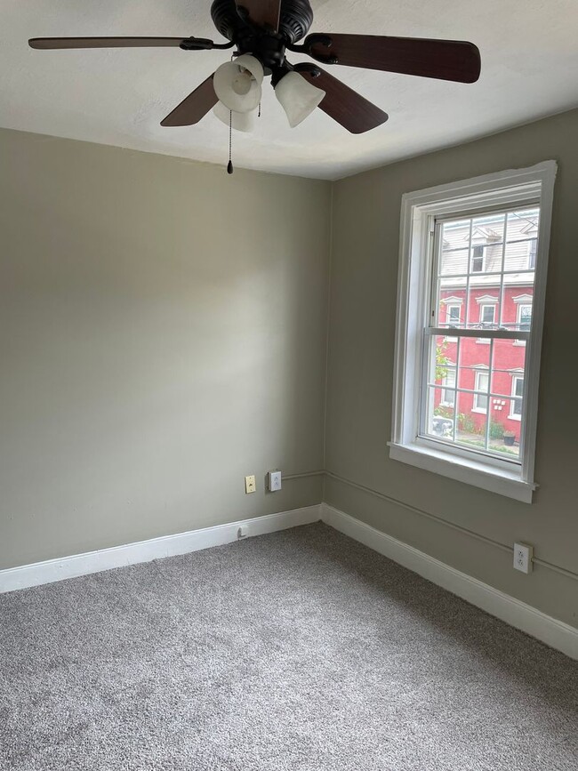 Building Photo - 3 Bedroom 1 Bath in Carlisle, PA!