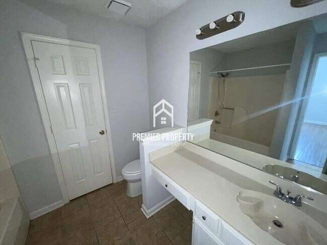 Building Photo - 5738 Riverhead Ave