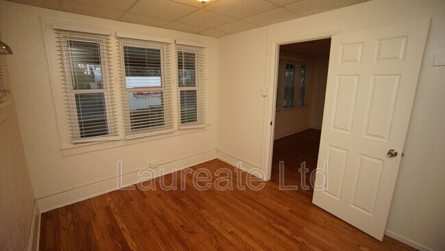 Building Photo - 3717 S Cherokee St