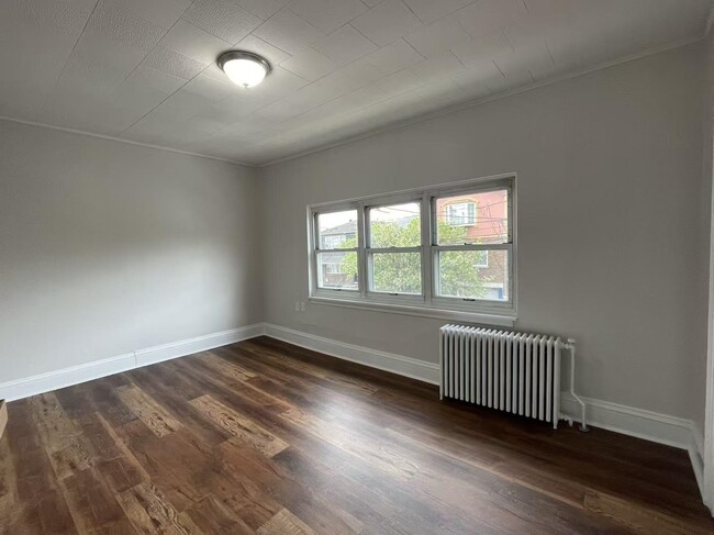 Building Photo - 109 70th St