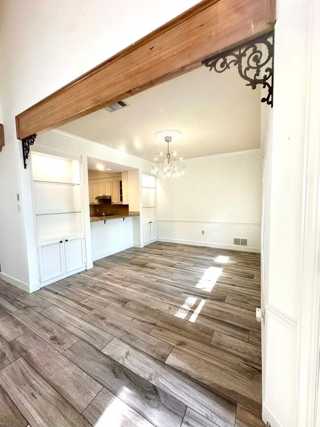Building Photo - White Oak Common 3BR 2 1/2BA