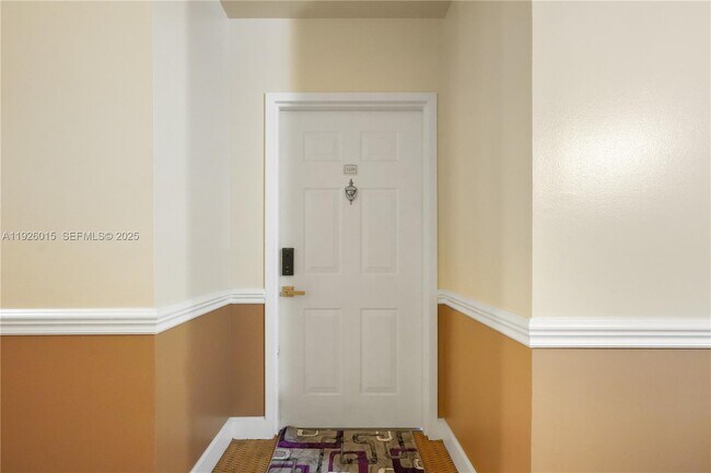 Building Photo - 520 SE 5 Ave