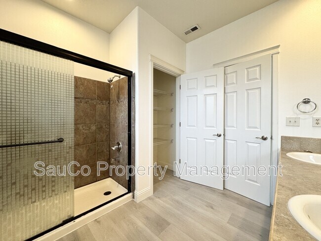 Building Photo - 6924 SW Kim Pl