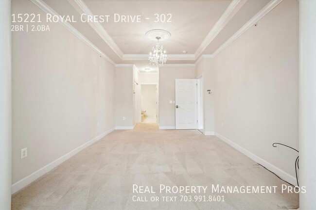 Building Photo - 15221 Royal Crest Dr