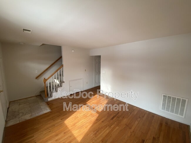 Building Photo - 212 Farrell Ln