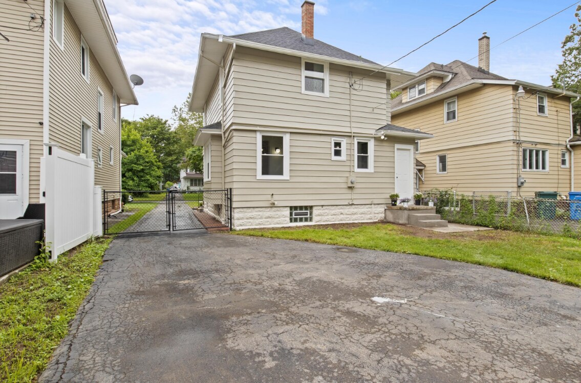 Fenced in yard - 44 Westchester Ave