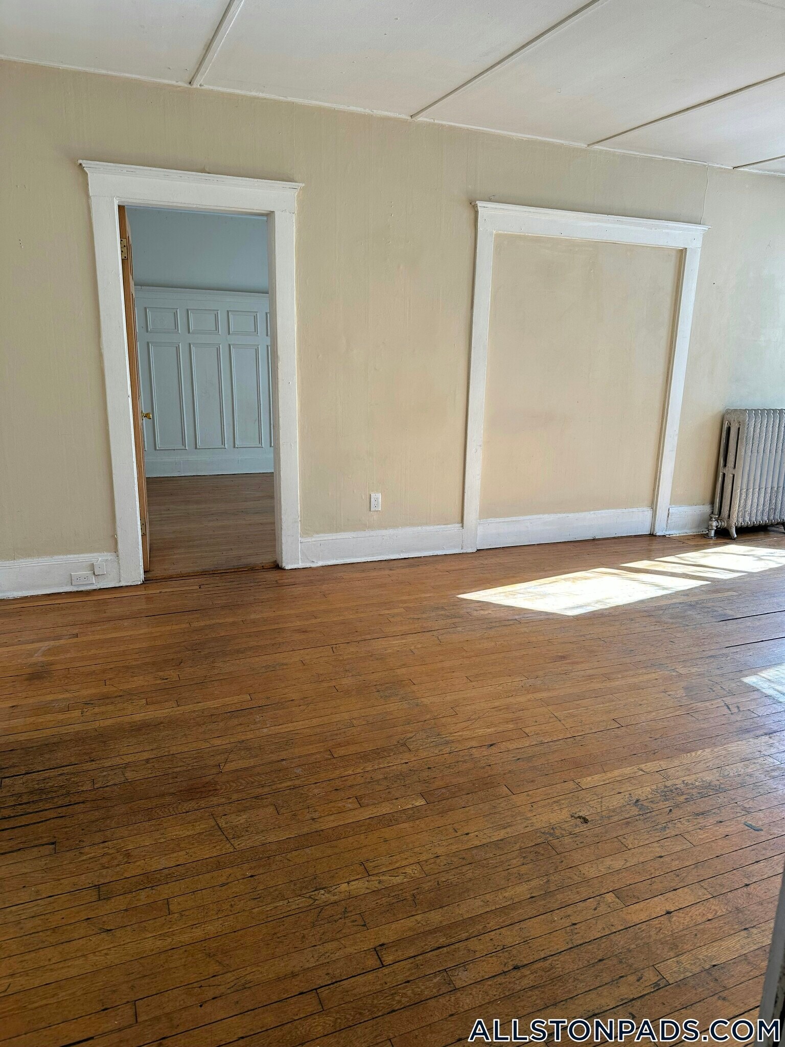 Building Photo - 192 Kelton St