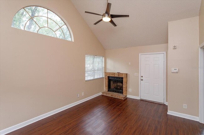 Building Photo - 620 Glenwood Ct