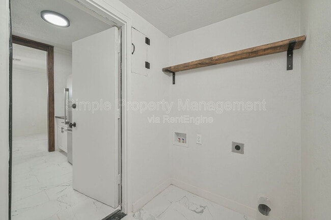 Building Photo - 1225 NE 17th St