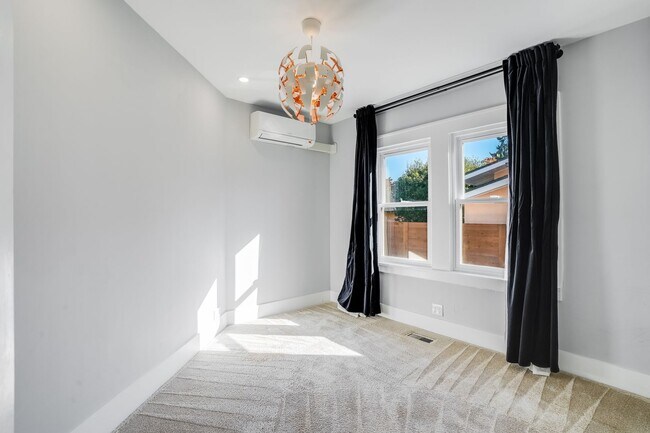 Building Photo - NEWLY REMODELED 3 Bed, 1 Bath Rental Home ...