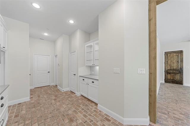 Building Photo - 7000 Kickapoo Dr