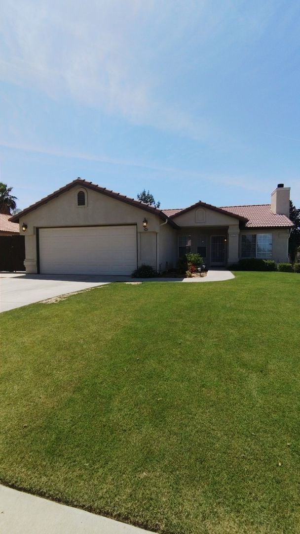 Building Photo - 3-Bedroom Home on Corner Lot in Quiet Northwest Bakersfield Cul-de-Sac