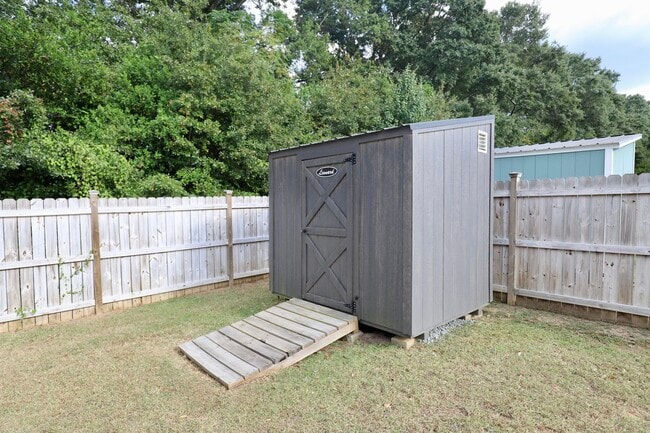 Building Photo - 115 Whitetail Cir