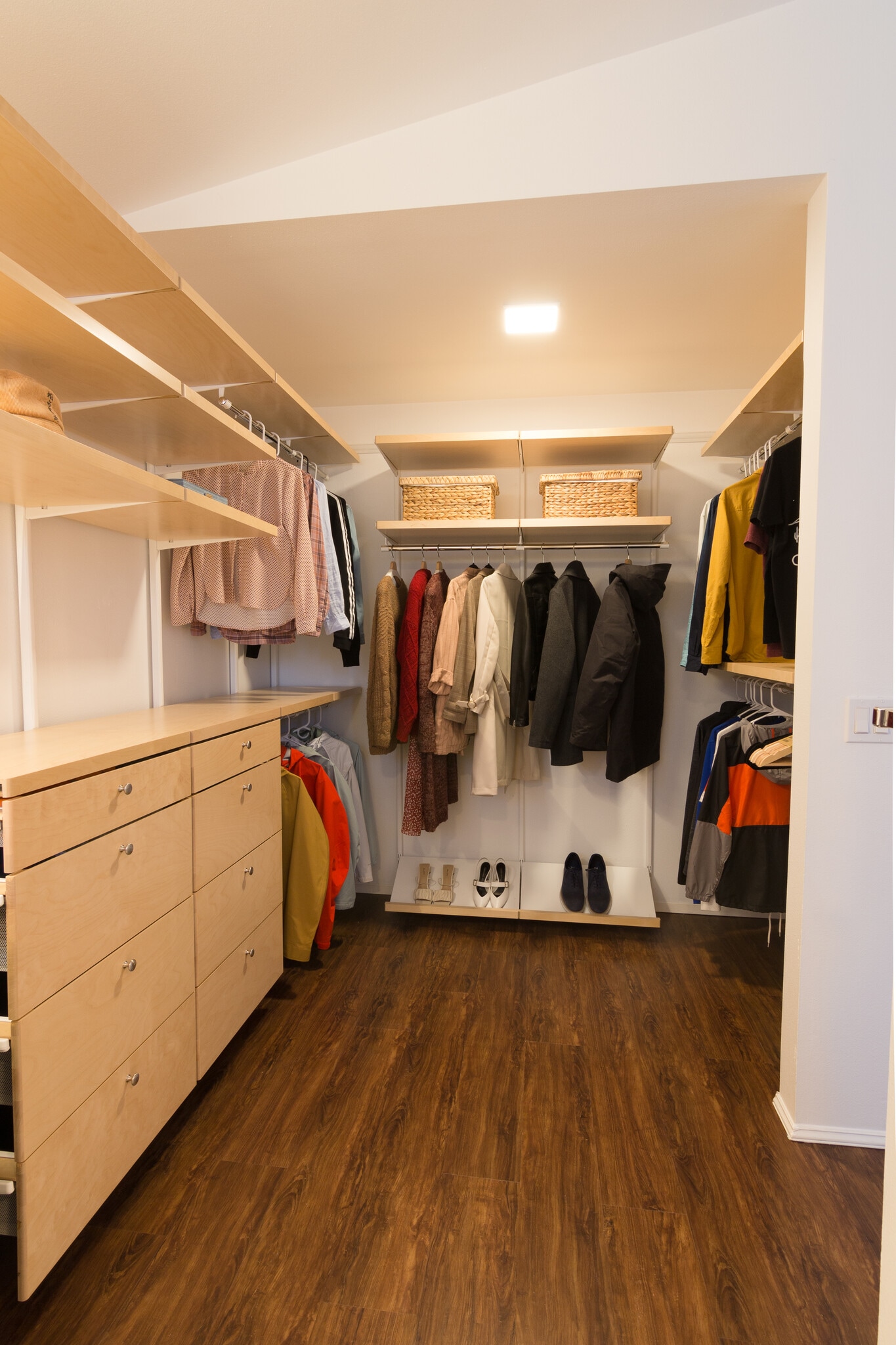 Walk in closet - 24333 SE 42nd St