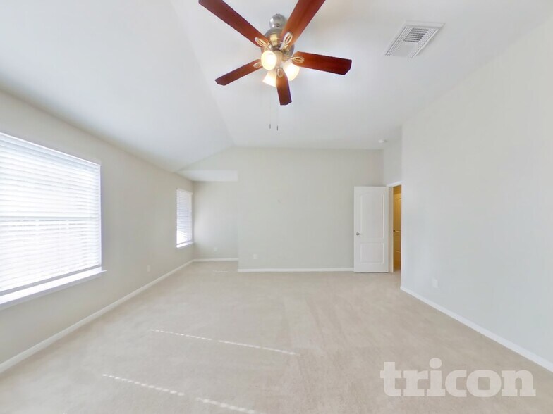 Building Photo - 1910 Flycaster Dr