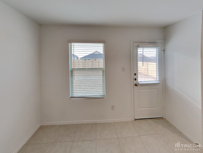 Building Photo - 8424 Fawn Creek Dr