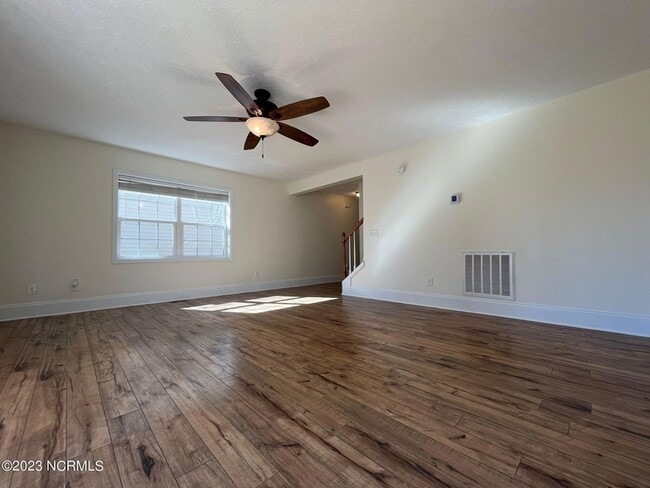 Building Photo - 117 Lightwater Dr