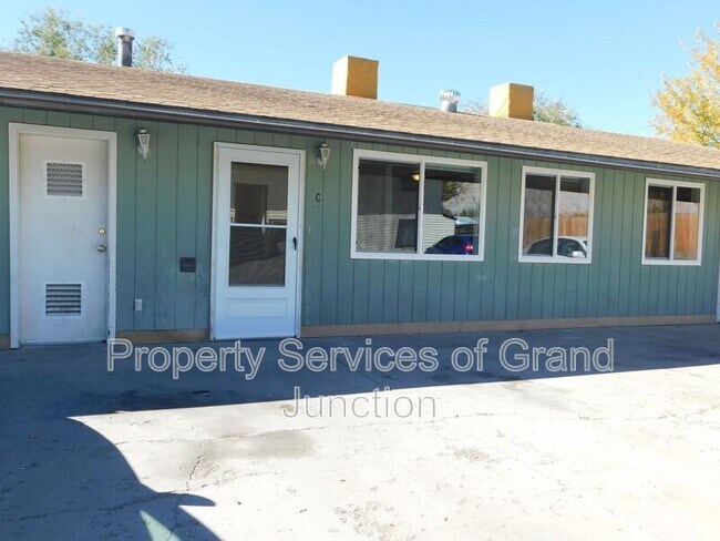 Building Photo - 3292 Lombardy Ln