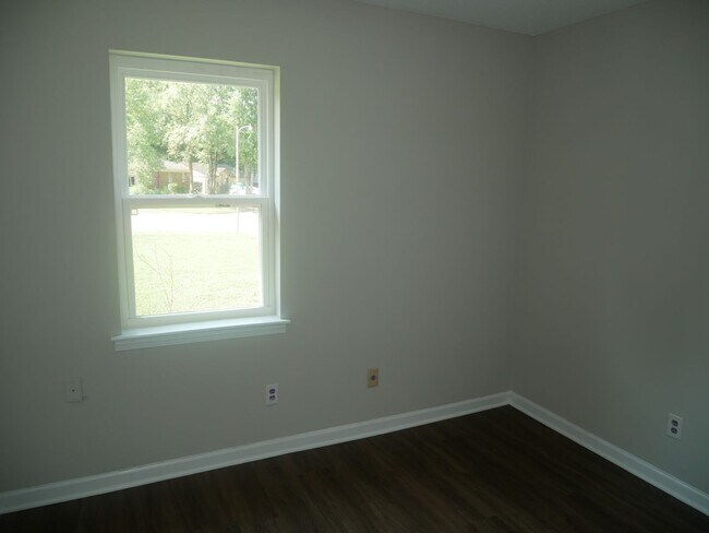 Building Photo - 6465 Southbridge Cove