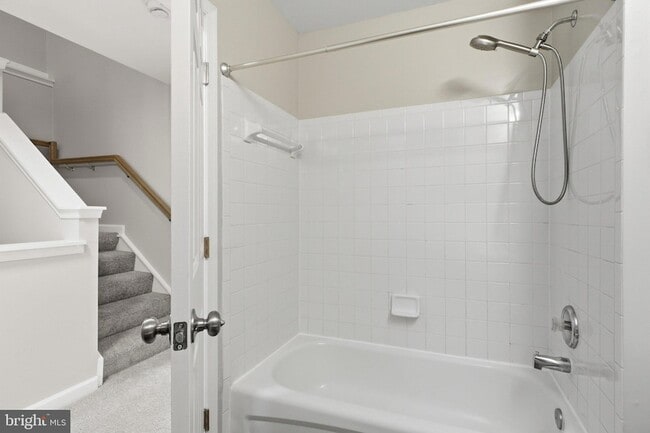 Building Photo - 986 Harrison Cir