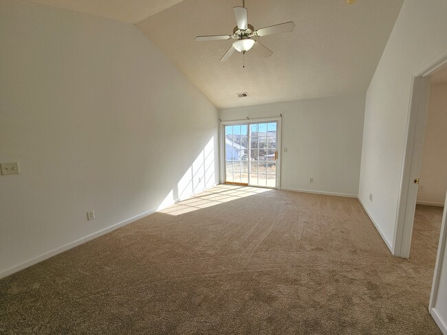 Building Photo - 405 Juniper Leaf Way