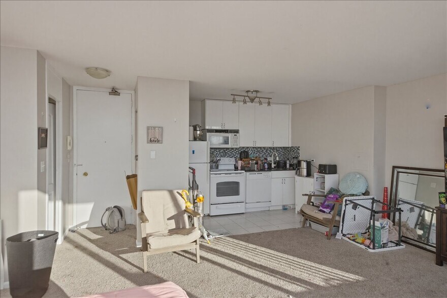 Building Photo - 1440 N Lake Shore Dr