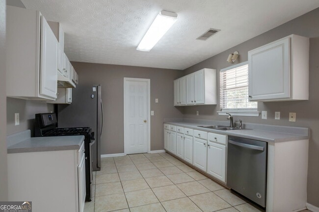 Building Photo - 90 Allen Oaks Way