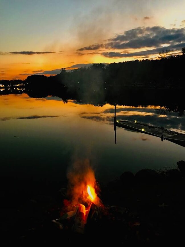 Building Photo - 6504 Buckshore Dr