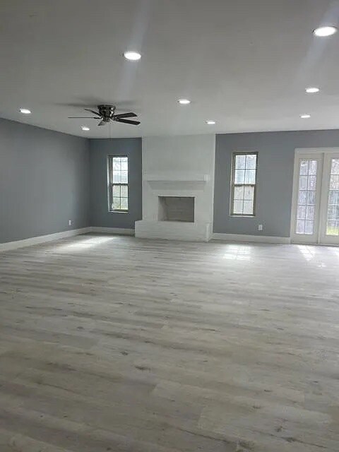 Building Photo - Room in Single Family Home on Springhill Dr