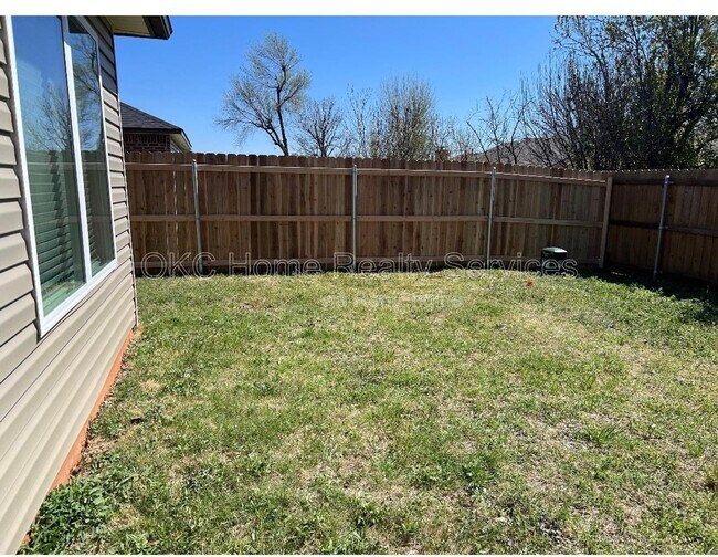 Building Photo - 618 NW 119th St